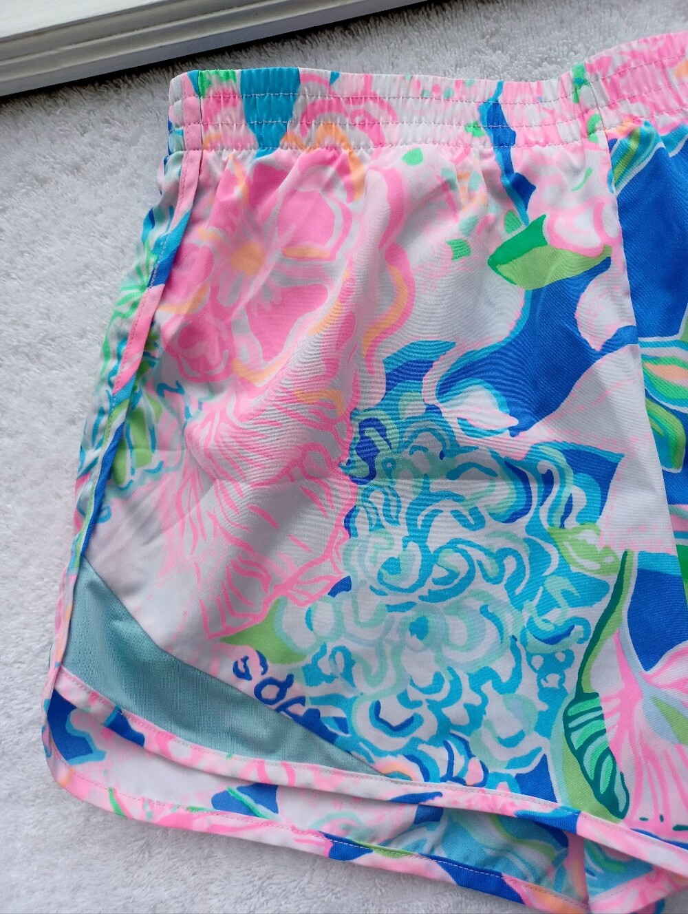 Lilly Pulitzer Ocean Trail Athletic Shorts - Peony For Your Thoughts, Size XS - Picture 3 of 13